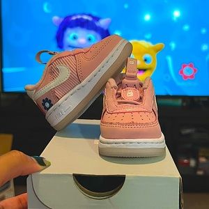 Brand New Pink Nike Shoes for babies in the size 3c.